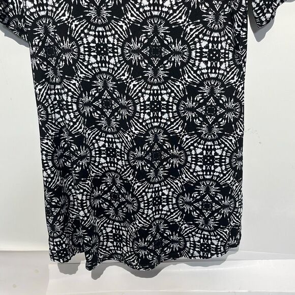 Pacific Beach Women's Black White Geometric Lace Up Short Sleeve T-Shirt Small - Picture 8 of 8